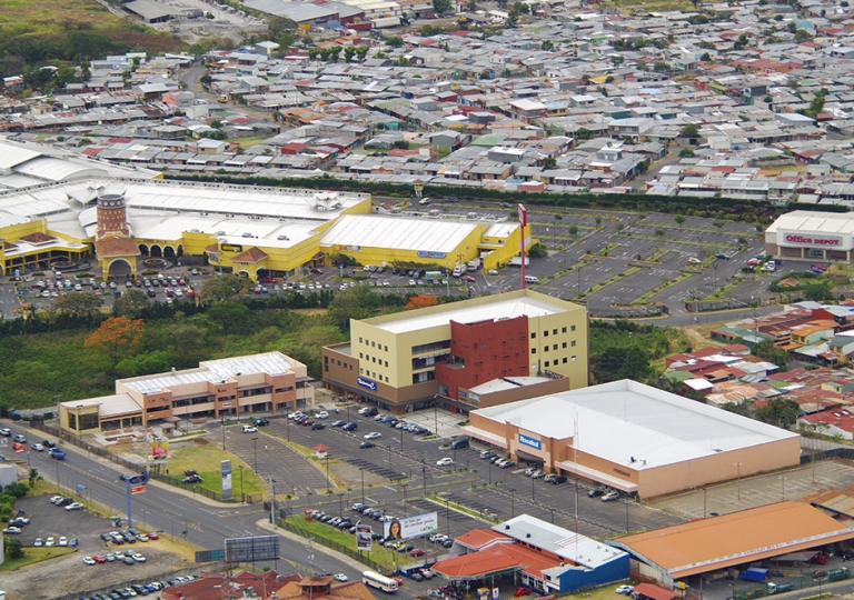 Plaza Bratsi
